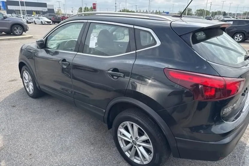 2019 Nissan Rogue Sport SV photo 1