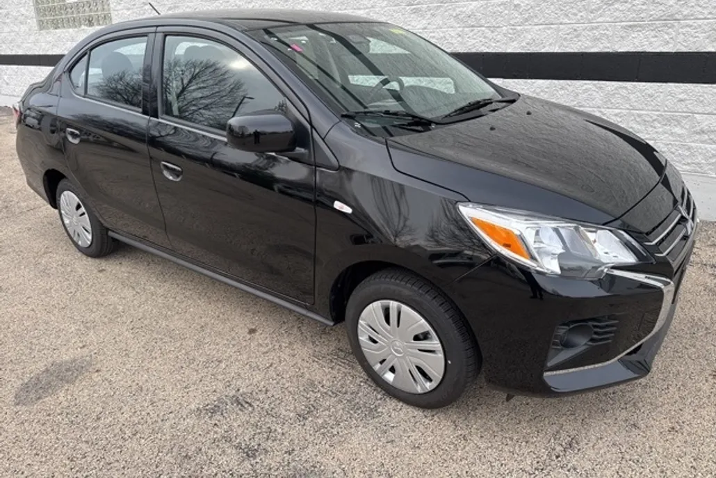 2024 Mitsubishi Mirage G4 ES photo 1