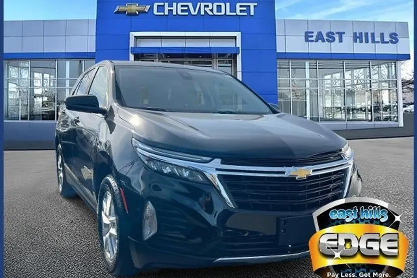 2022 Chevrolet Equinox LT photo 1