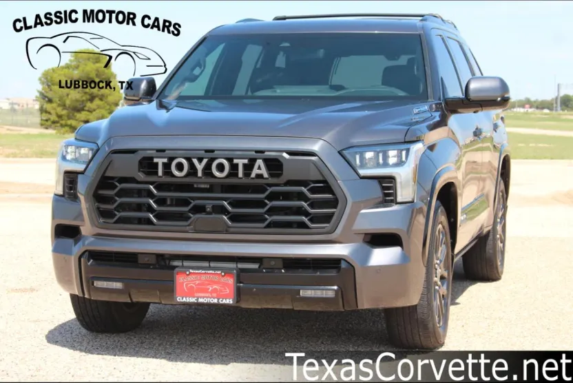 2023 Toyota Sequoia Platinum photo 1