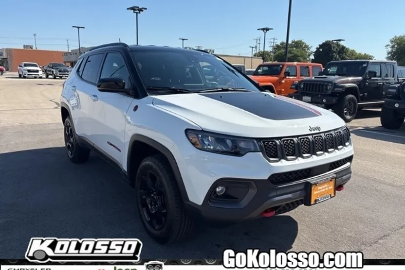 2023 Jeep Compass Trailhawk photo 1