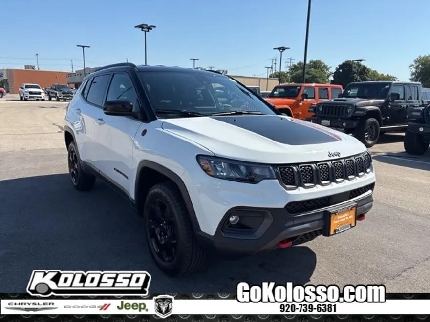 2023 Jeep Compass Trailhawk photo 1