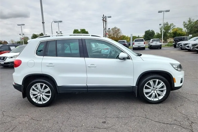 2016 Volkswagen Tiguan R-Line SEL photo 1