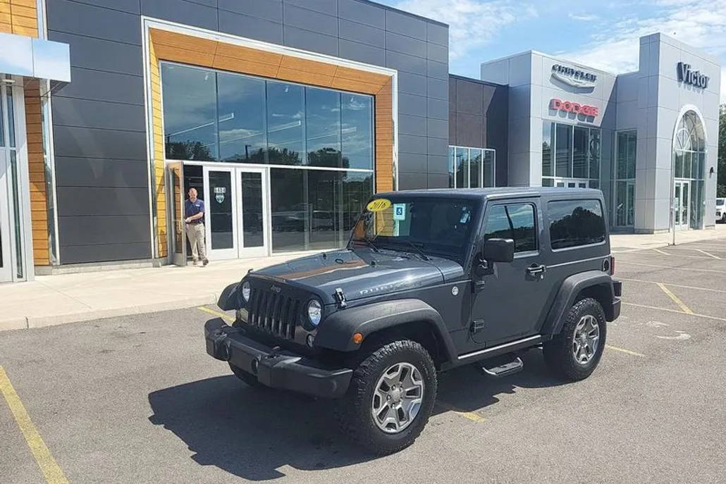 2016 Jeep Wrangler Rubicon photo 1