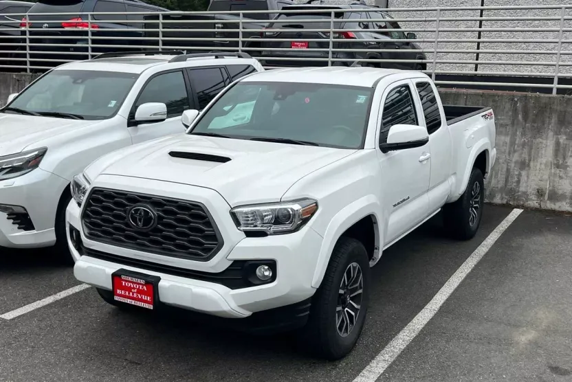 2022 Toyota Tacoma TRD Sport photo 1