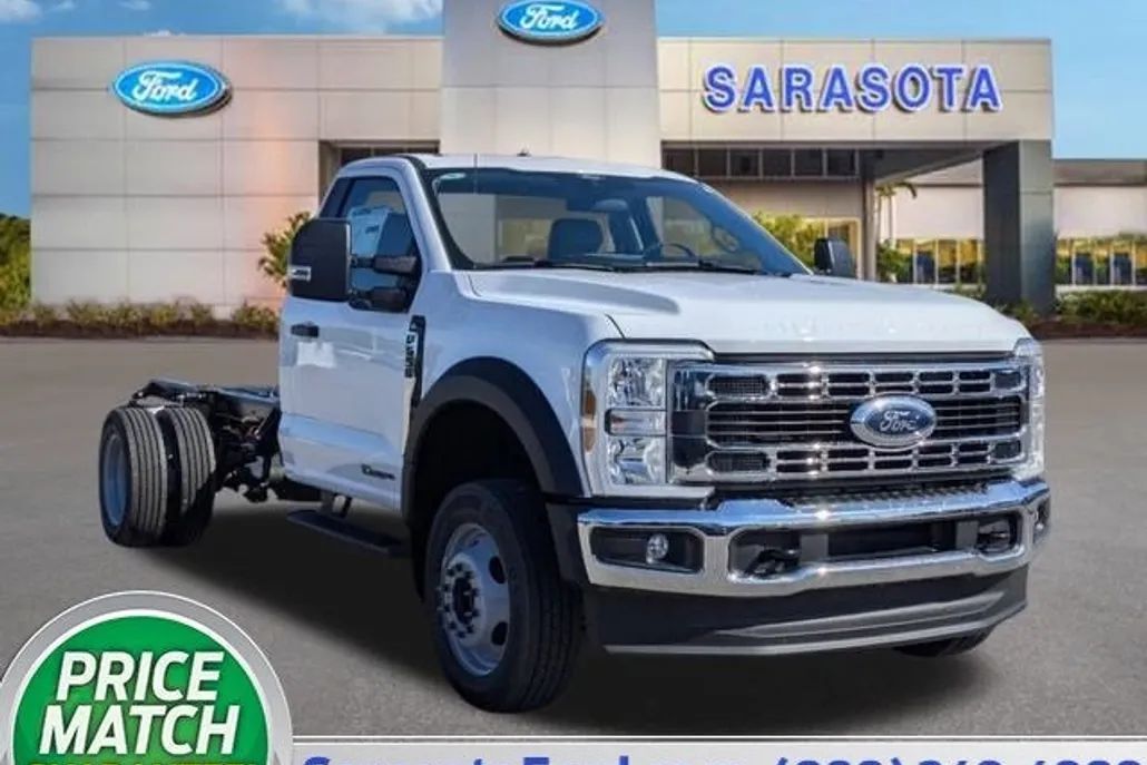 2024 Ford F-550 photo 1