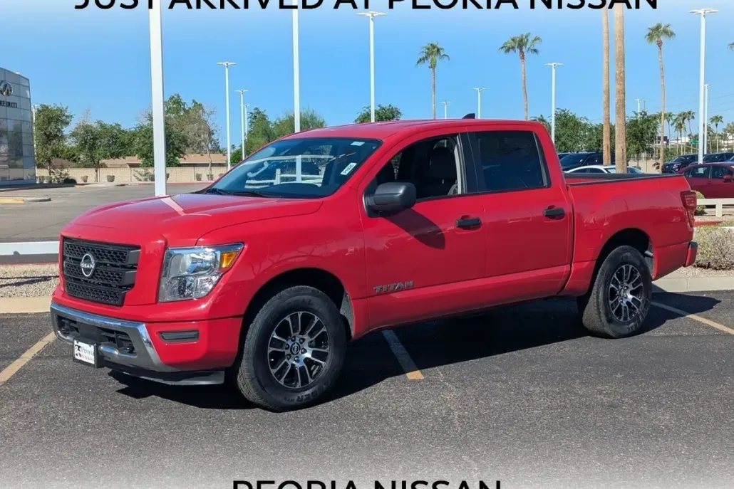 2023 Nissan Titan SV photo 1
