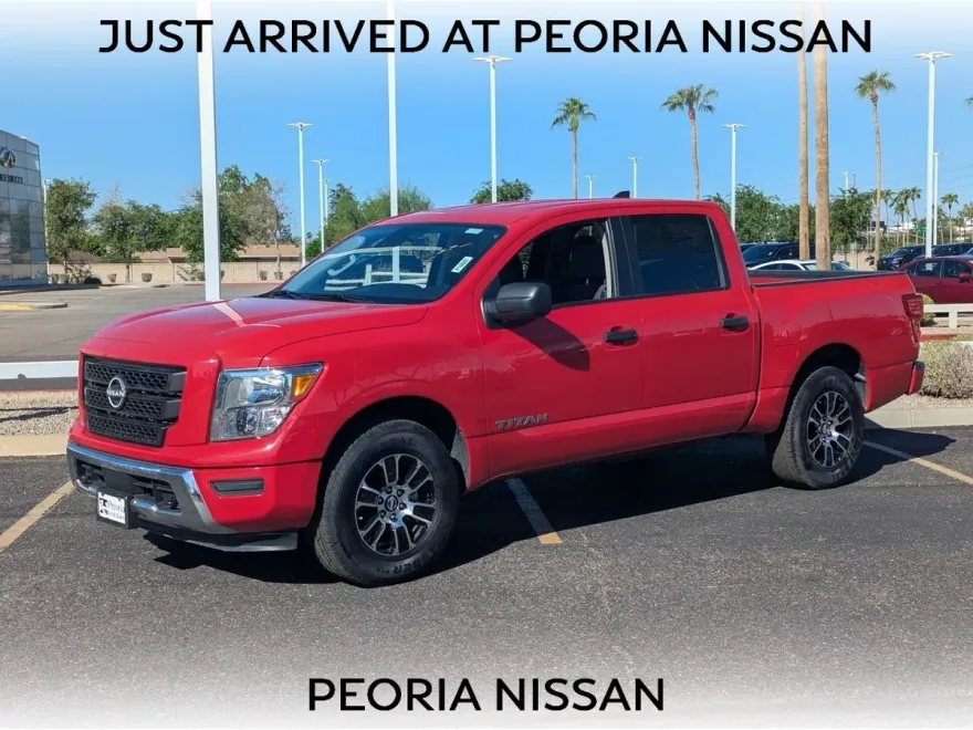 2023 Nissan Titan SV photo 1
