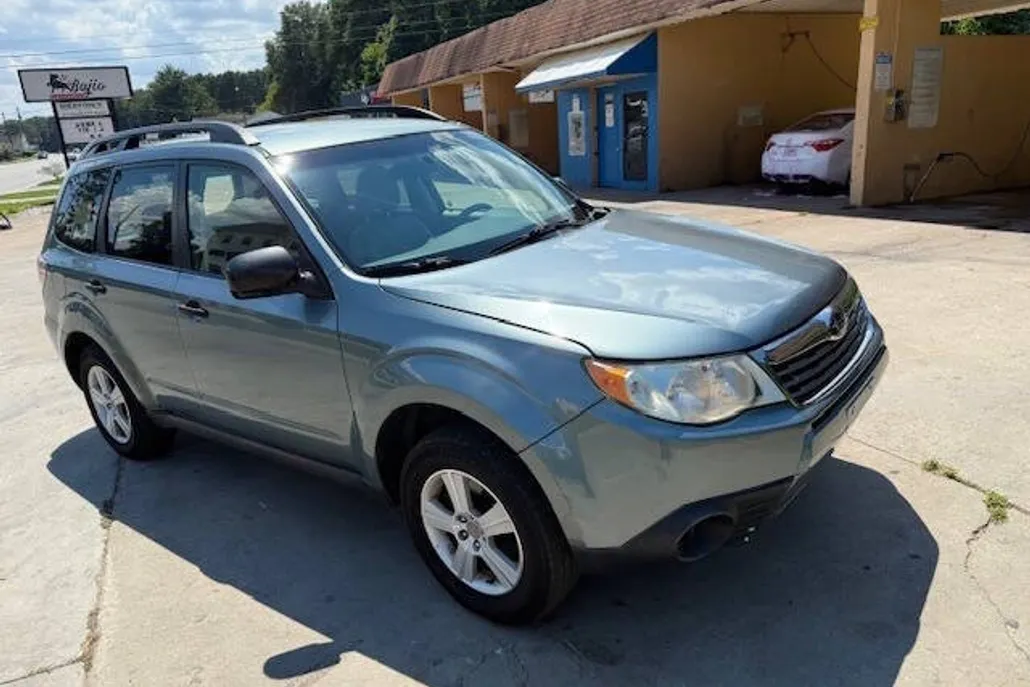 2010 Subaru Forester 2.5X photo 1