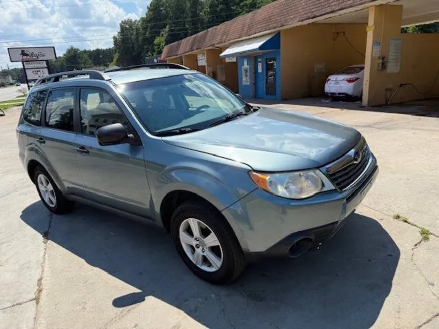 2010 Subaru Forester 2.5X photo 1