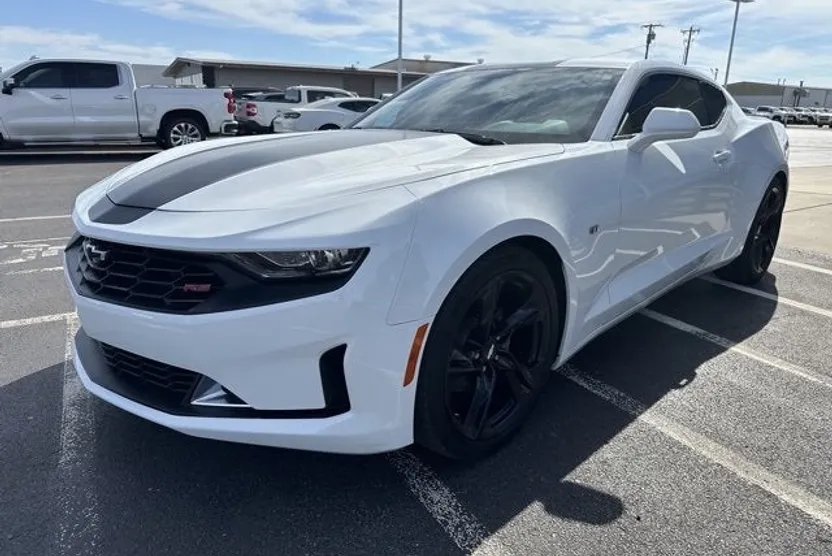 2019 Chevrolet Camaro 2LT photo 1