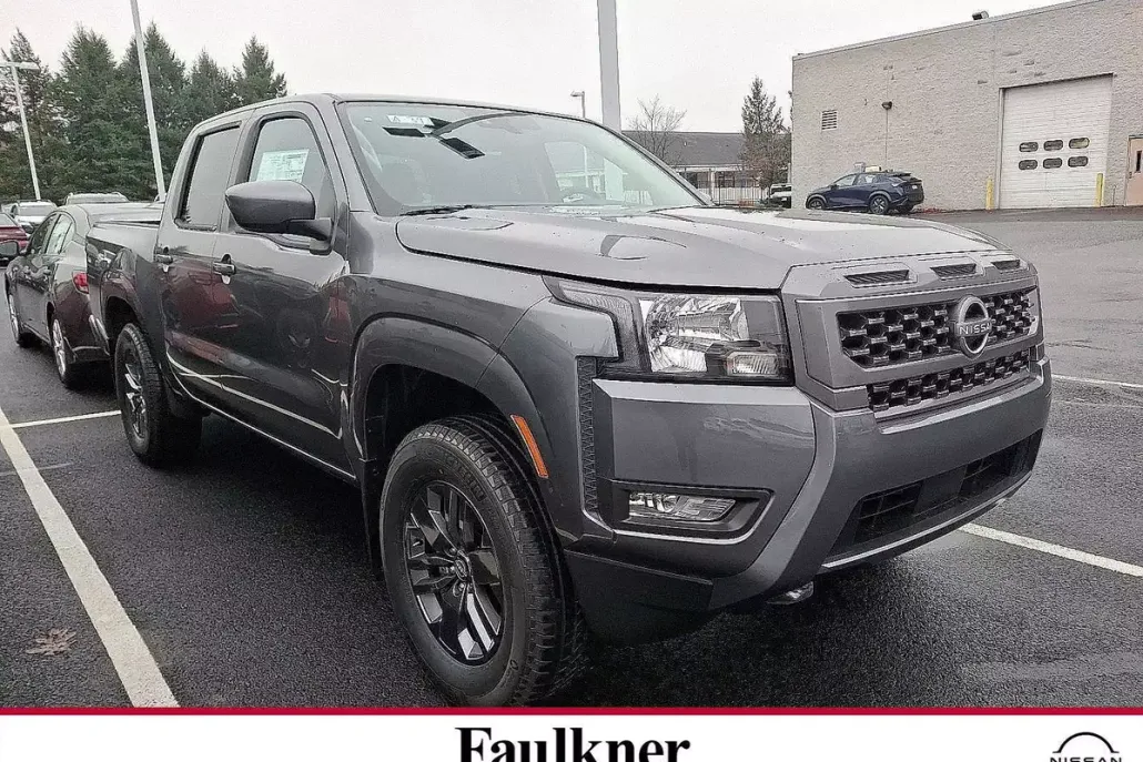 2025 Nissan Frontier Crew Cab SV photo 1