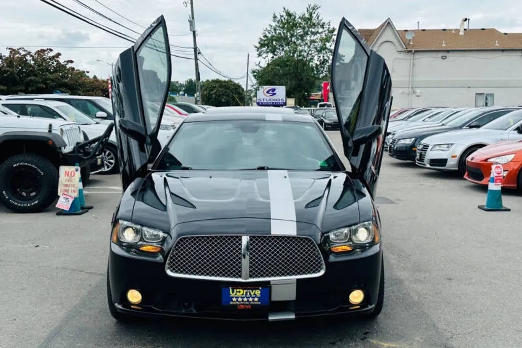 2012 Dodge Charger R/T Plus photo 1