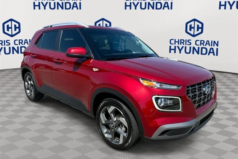 2024 Hyundai Venue Limited photo 1