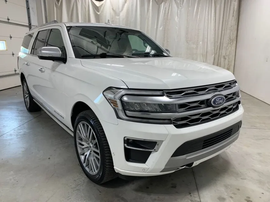 2022 Ford Expedition MAX Platinum photo 1