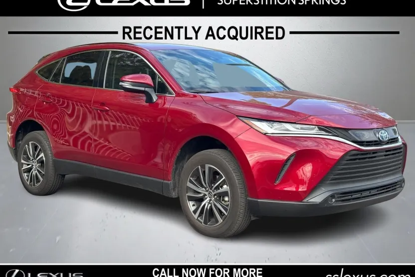 2025 Toyota Camry SE photo 1