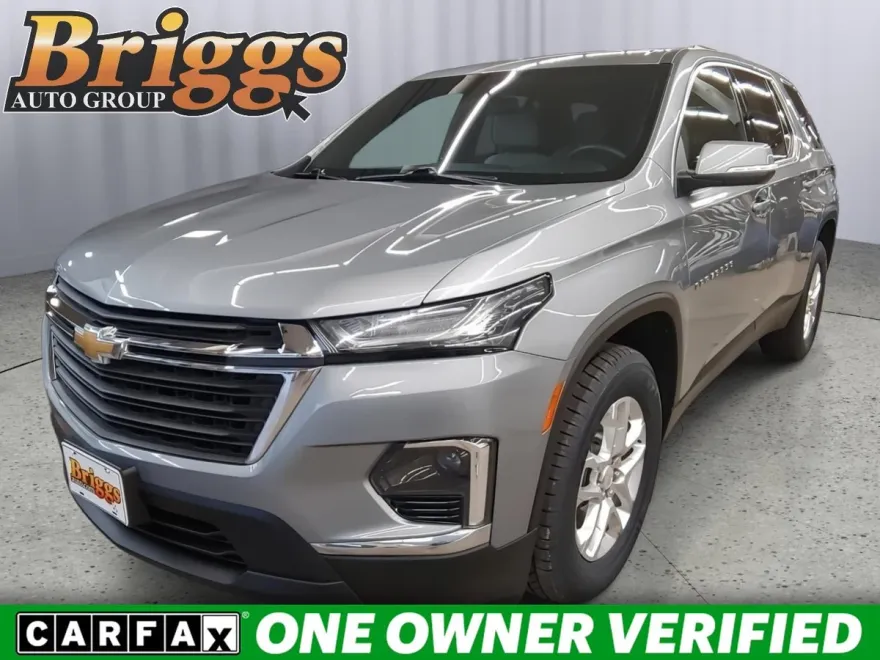 2023 Chevrolet Traverse LS photo 1