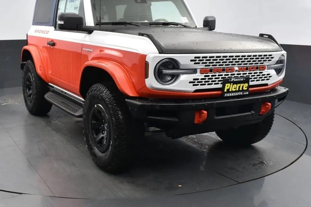 2025 Ford Bronco First Edition photo 1