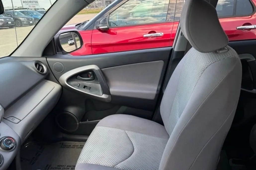 2008 Toyota RAV4 Base photo 1