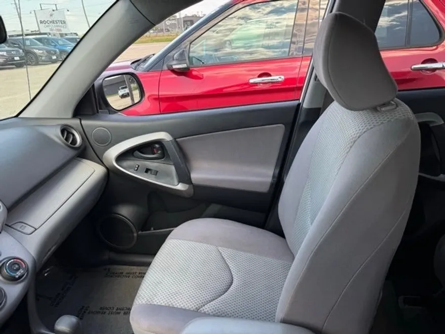 2008 Toyota RAV4 Base photo 1