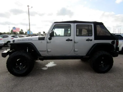 2017 Jeep Wrangler Unlimited Rubicon photo 4