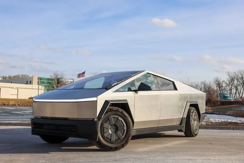 2024 Tesla Cybertruck photo 1