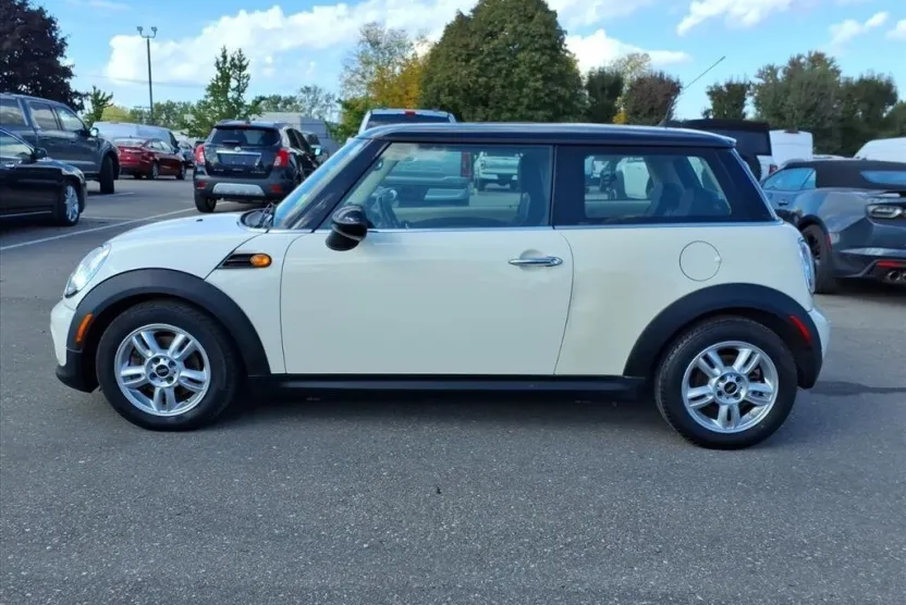 2013 Mini Cooper Hardtop photo 1