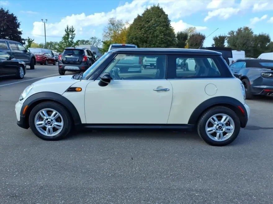 2013 Mini Cooper Hardtop photo 1