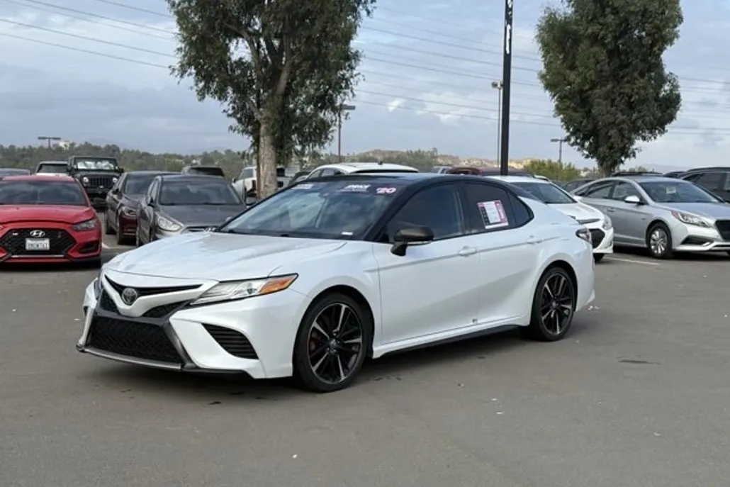 2020 Toyota Camry XSE photo 1