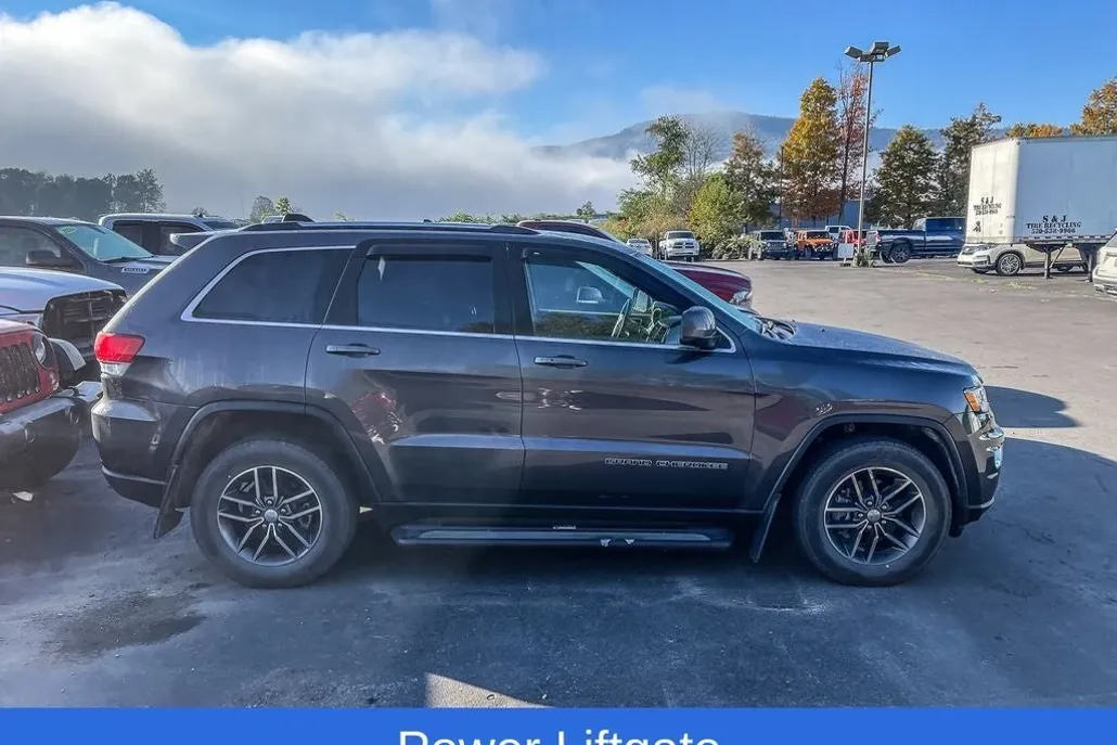 2018 Jeep Grand Cherokee Laredo E photo 1