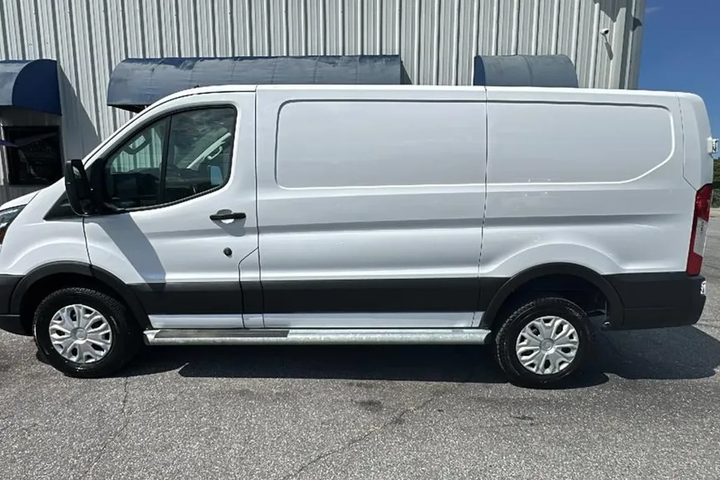 2023 Ford Transit photo 1