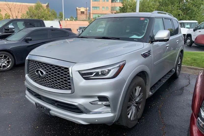 2021 Infiniti QX80 Luxe photo 1