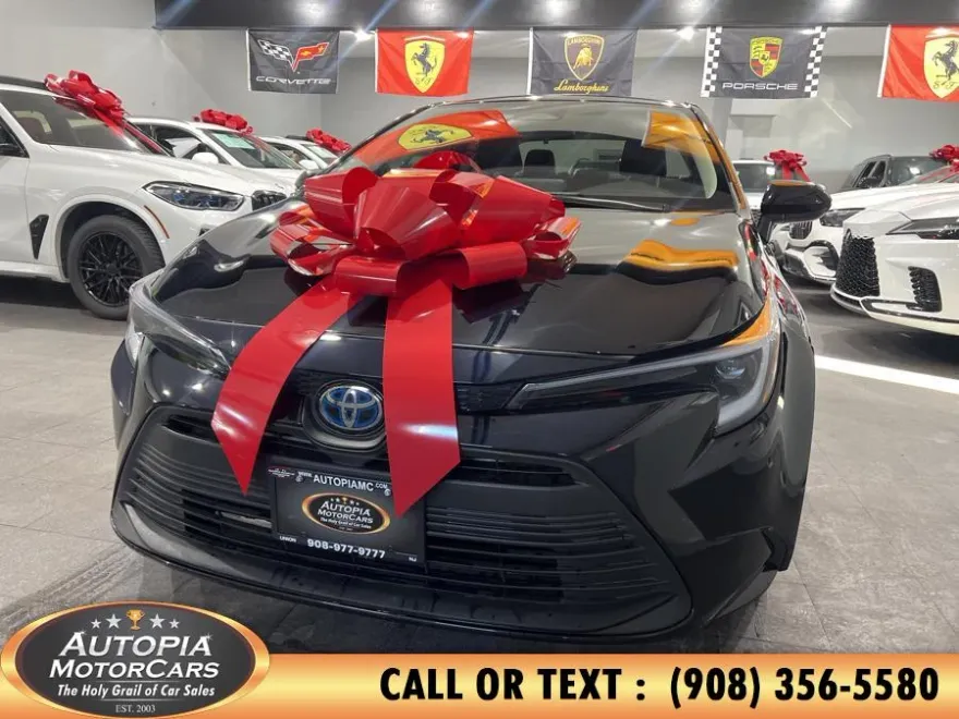 2024 Toyota Corolla Hybrid LE photo 1