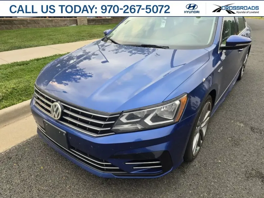 2017 Volkswagen Passat R-Line photo 1