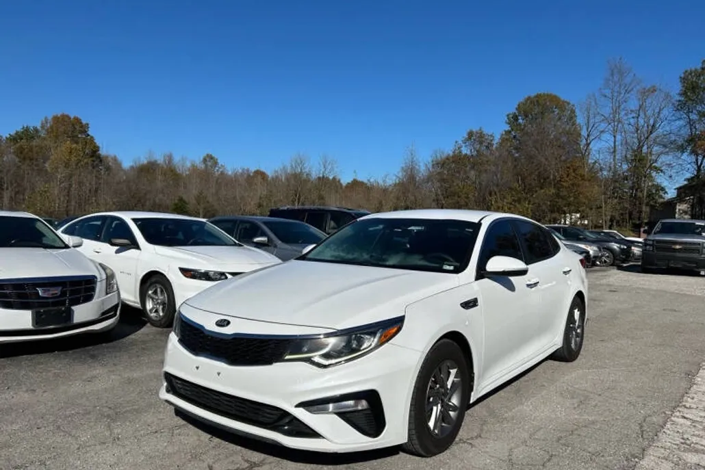 2019 Kia Optima LX photo 1