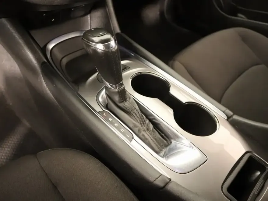 2017 Chevrolet Malibu 1LT photo 1