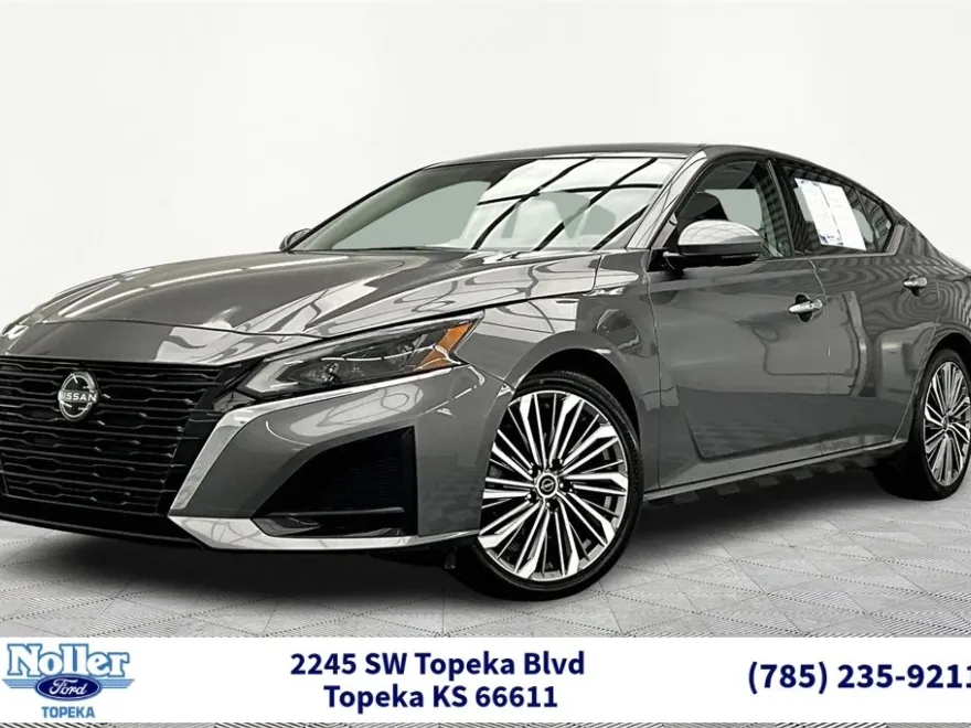 2023 Nissan Altima 2.5 SL photo 1