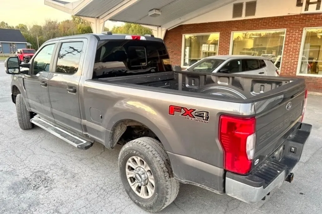 2022 Ford F-350 XL photo 1