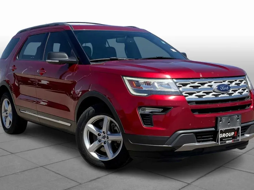 2019 Ford Explorer XLT photo 1