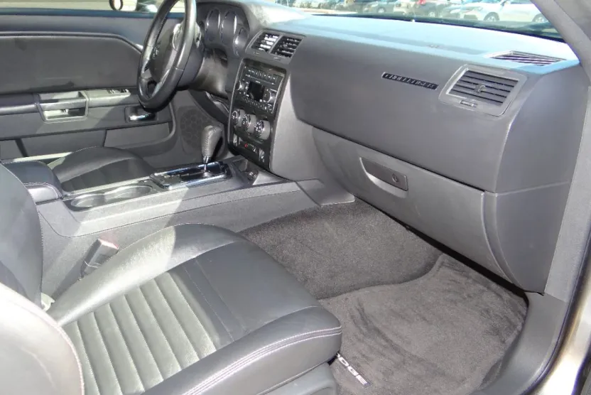 2011 Dodge Challenger photo 1