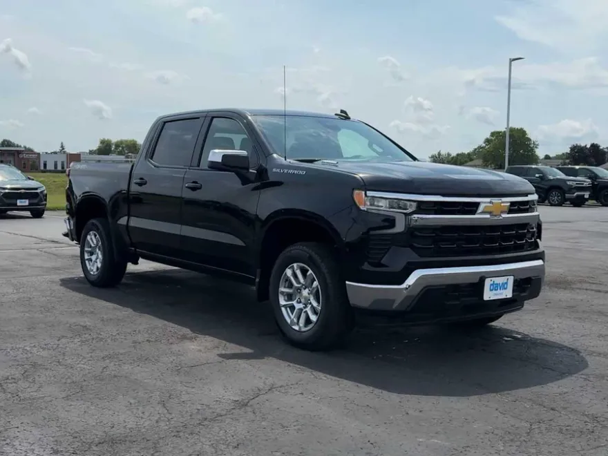 2026 Chevrolet Silverado 1500 LT photo 1
