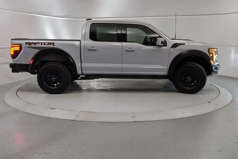 2025 Ford F-150 Raptor photo 1