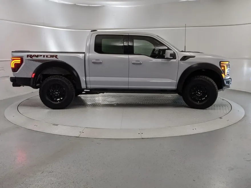 2025 Ford F-150 Raptor photo 1