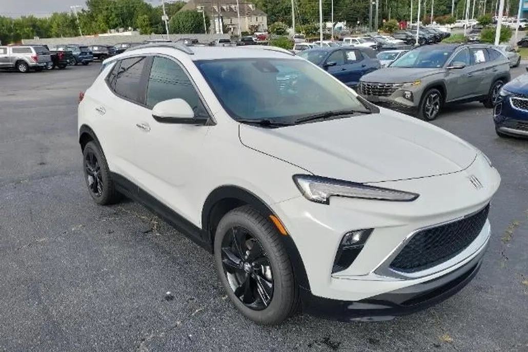 2024 Buick Encore GX Sport Touring photo 1