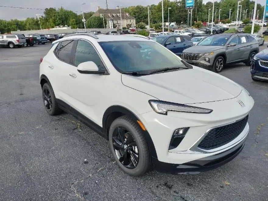 2024 Buick Encore GX Sport Touring photo 1