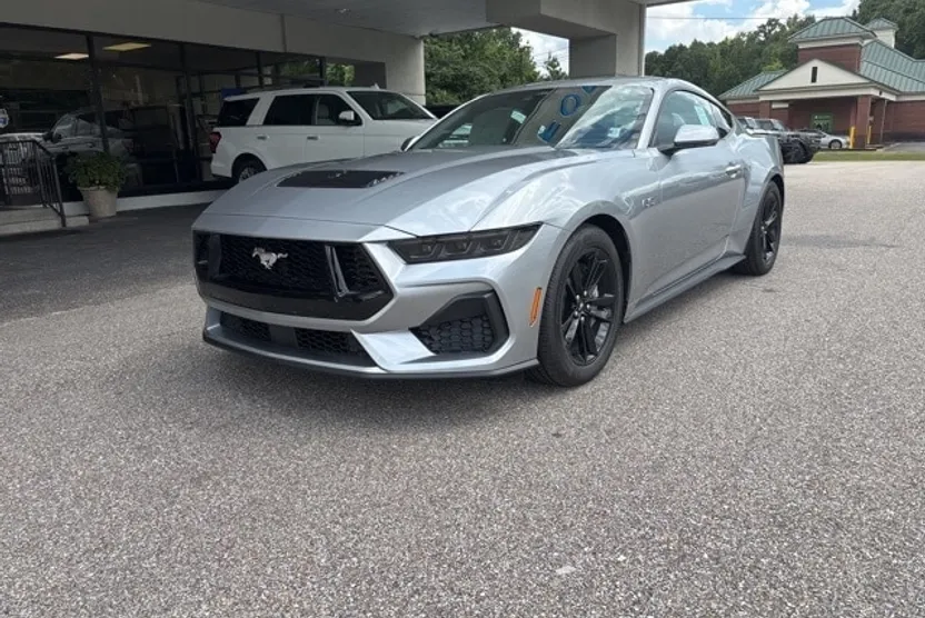 2025 Ford Mustang GT photo 1