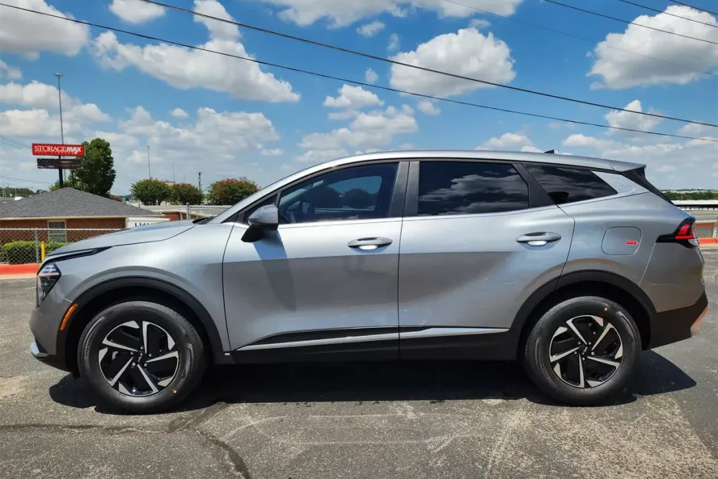 2025 Kia Sportage Hybrid LX photo 1