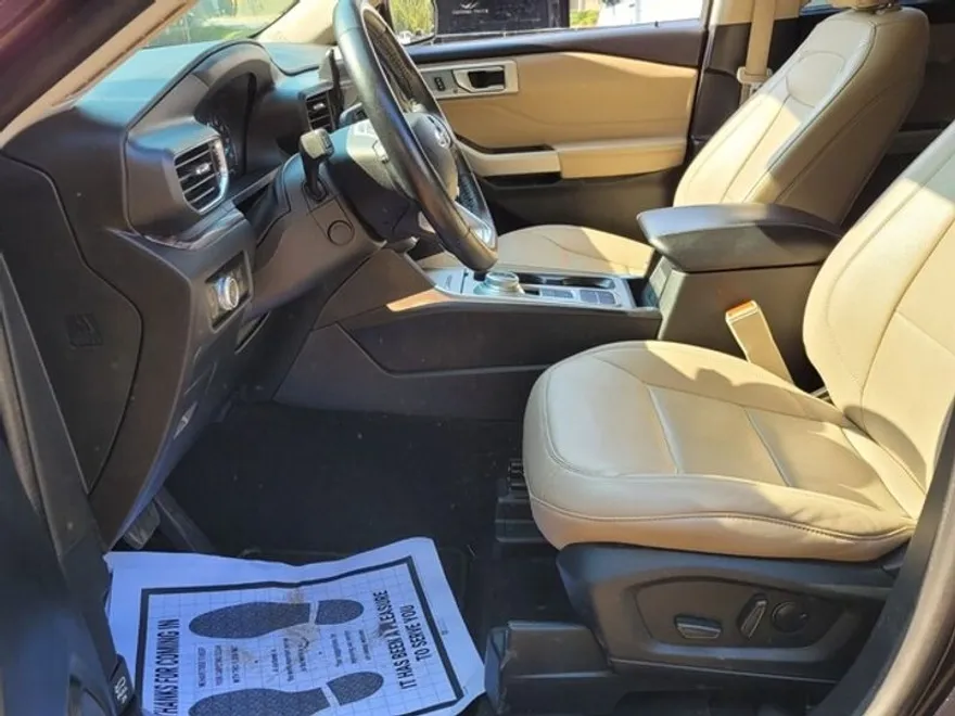 2023 Ford Explorer Limited photo 1
