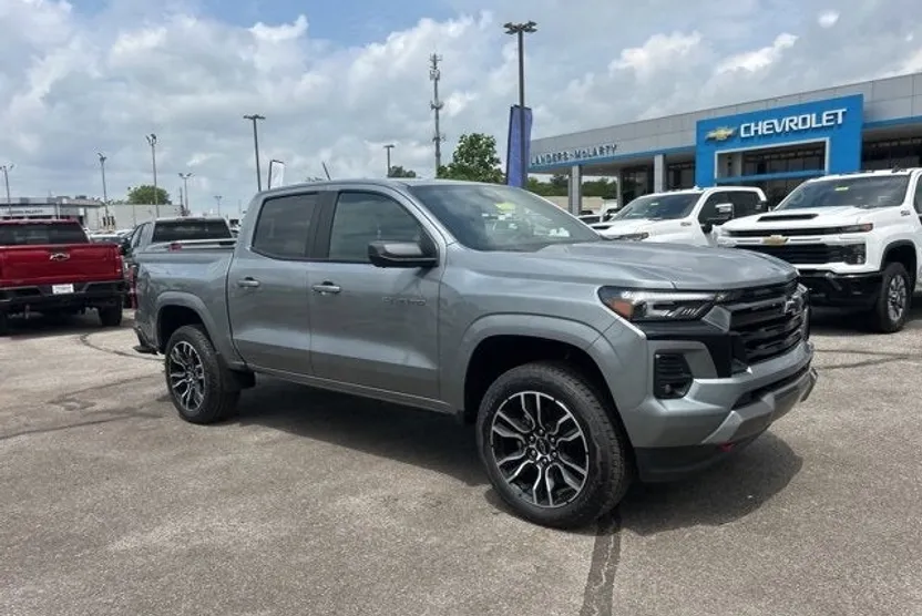 2025 Chevrolet Colorado Z71 photo 1
