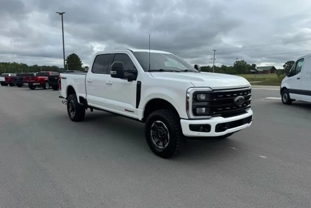 2024 Ford F-250 photo 1